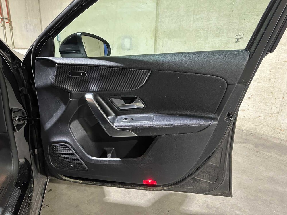 Mercedes-Benz A250e Luxury Line 160PS 2022, R-122-NX