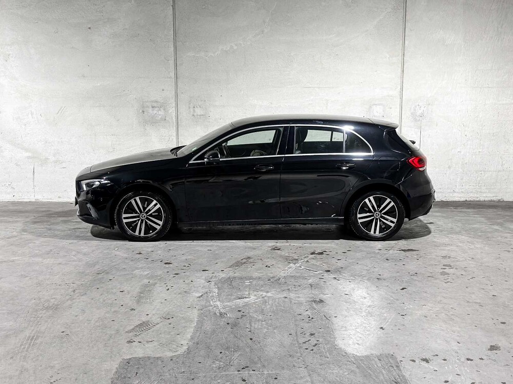 Mercedes-Benz A250e Luxury Line 160PS 2022, R-122-NX