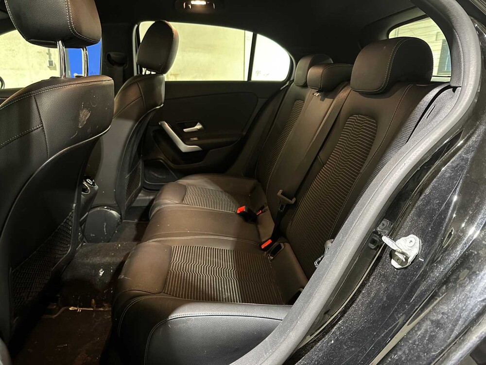 Mercedes-Benz A250e Luxury Line 160PS 2022, R-122-NX