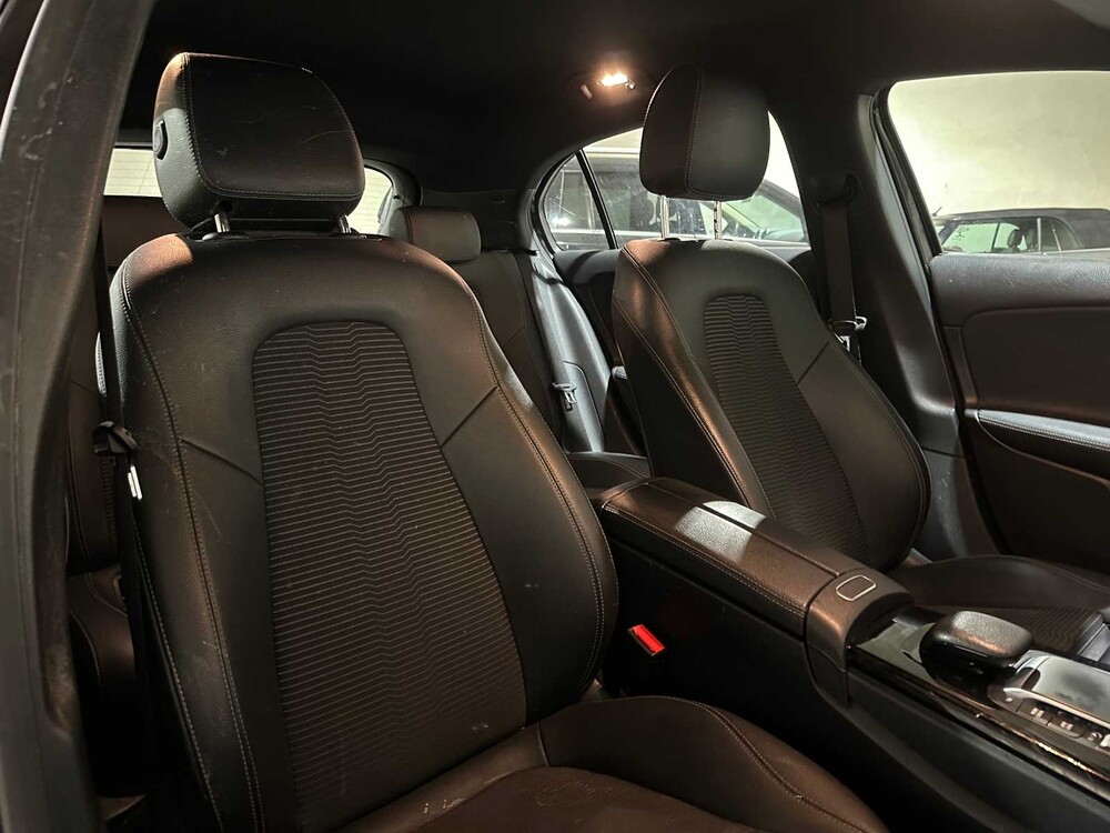 Mercedes-Benz A250e Luxury Line 160PS 2022, R-122-NX