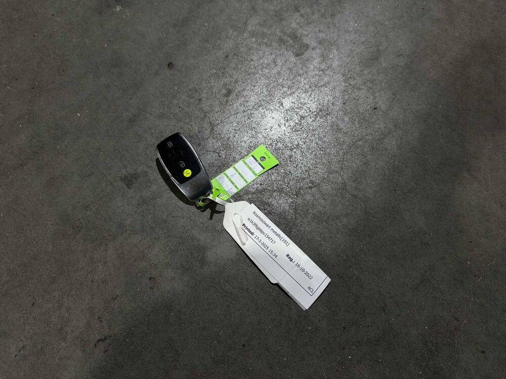 Mercedes-Benz A250e Luxury Line 160PS 2022, R-122-NX