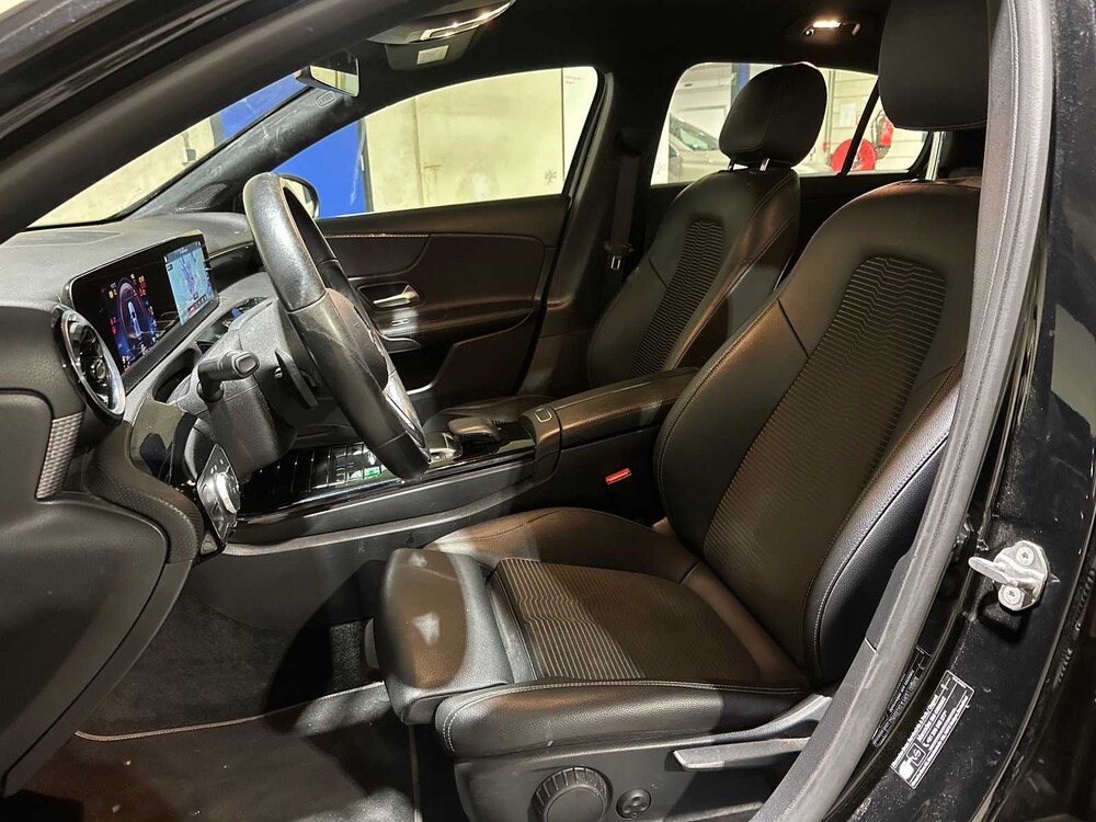 Mercedes-Benz A250e Luxury Line 160PS 2022, R-122-NX