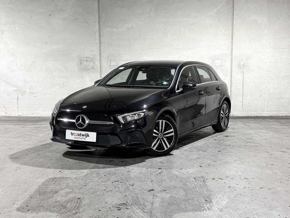 Mercedes-Benz A250e Luxury Line 160PS 2022, R-122-NX