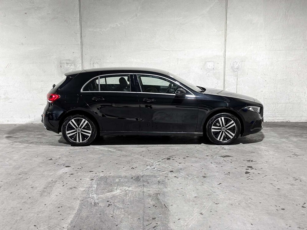 Mercedes-Benz A250e Luxury Line 160PS 2022, R-122-NX