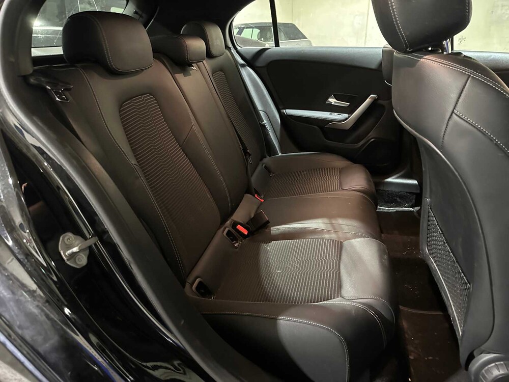 Mercedes-Benz A250e Luxury Line 160PS 2022, R-122-NX