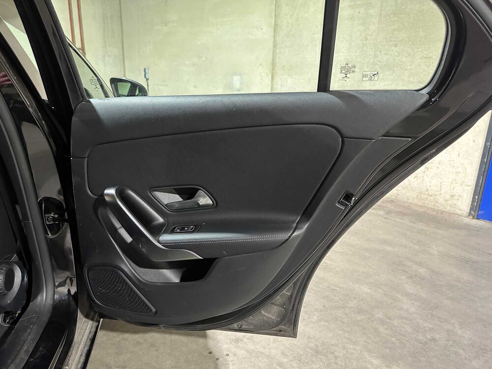 Mercedes-Benz A250e Luxury Line 160PS 2022, R-122-NX