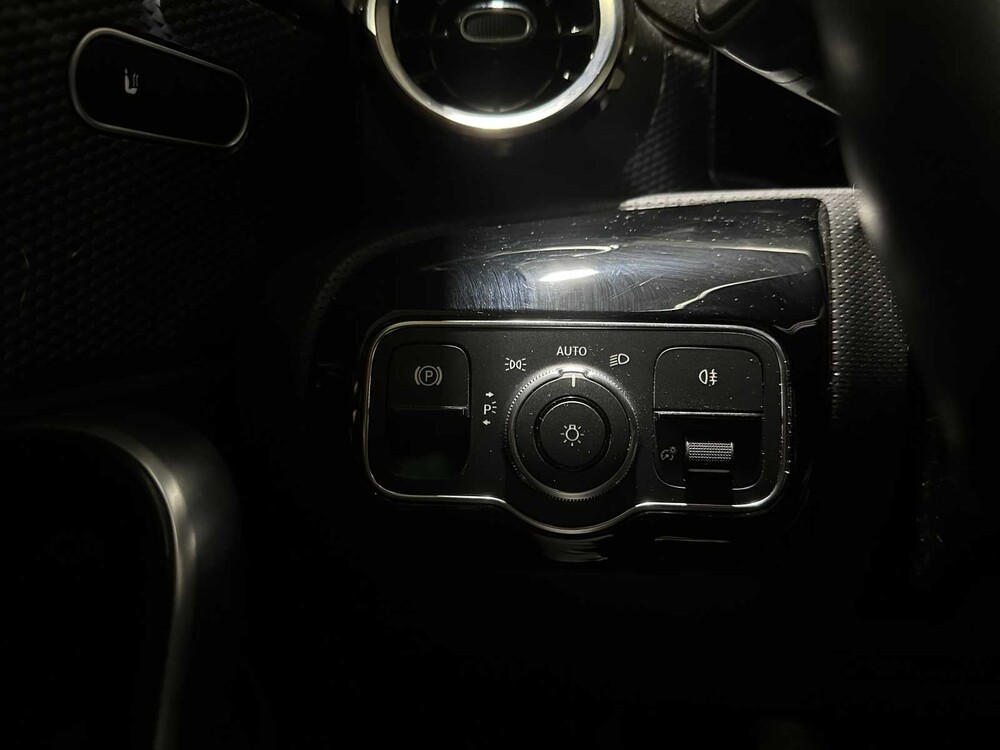 Mercedes-Benz A250e Luxury Line 160PS 2022, R-122-NX