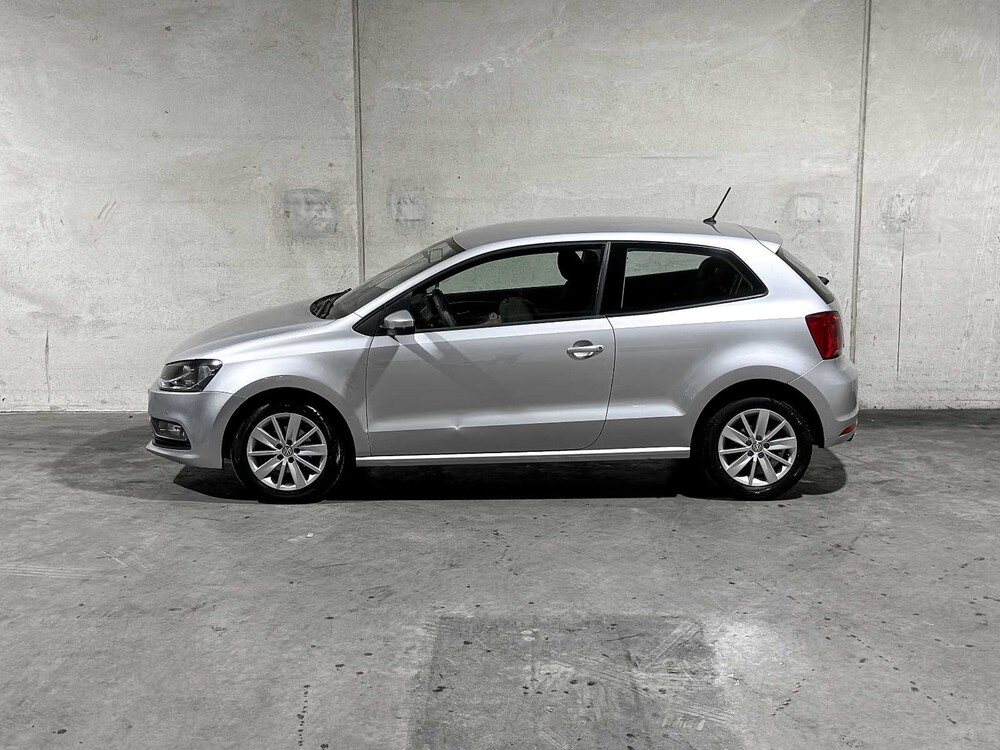 Volkswagen Polo 1.2 TSI Comfortline 90hp 2016, J-776-VR
