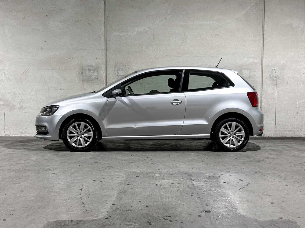 Volkswagen Polo 1.2 TSI Comfortline 90hp 2016, J-776-VR