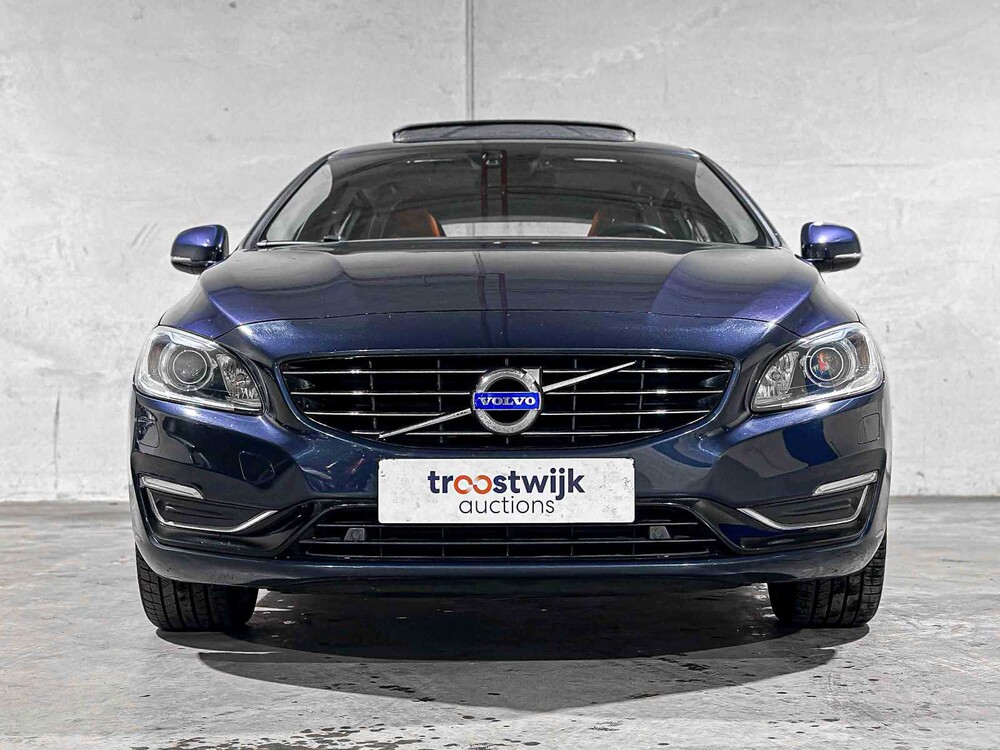 Volvo V60 2.4 D6 AWD Plug-In Hybrid Summum 286PS 2014, 4-TJX-19