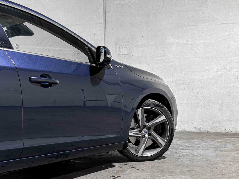Volvo V60 2.4 D6 AWD Plug-In Hybrid Summum 286PS 2014, 4-TJX-19