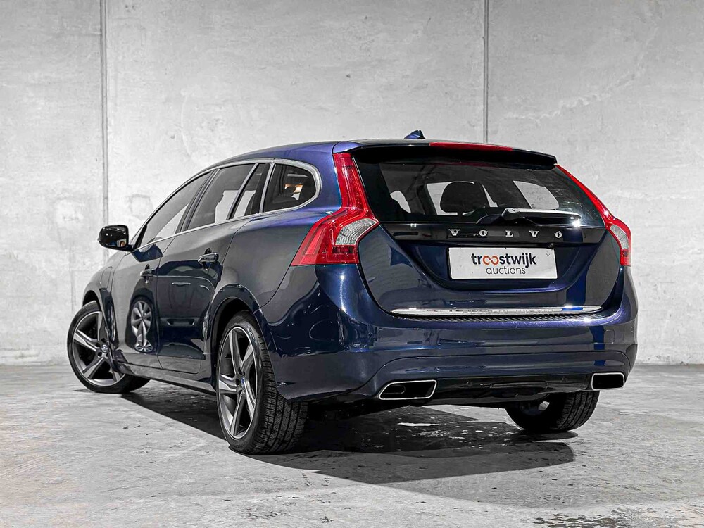Volvo V60 2.4 D6 AWD Plug-In Hybrid Summum 286PS 2014, 4-TJX-19