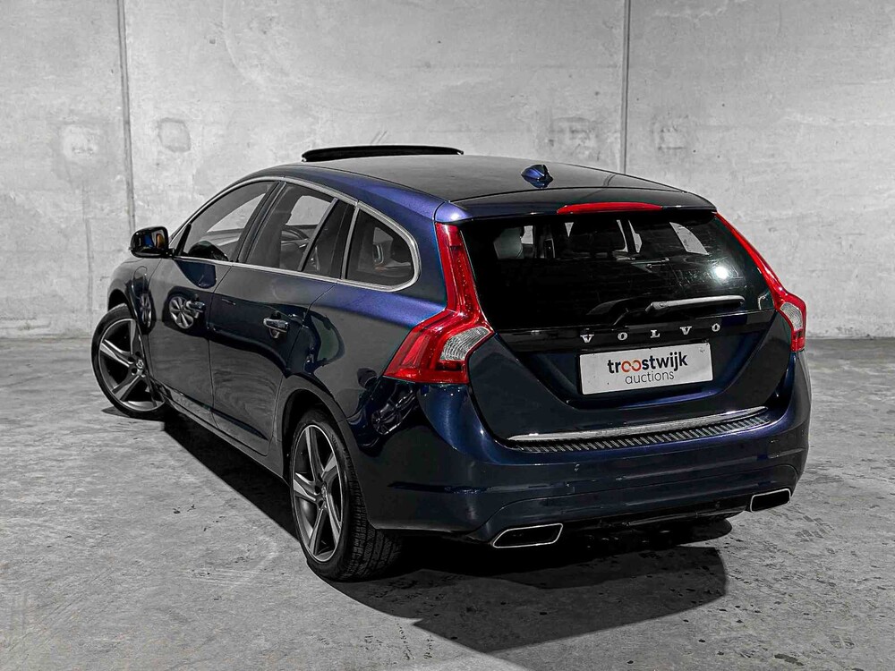 Volvo V60 2.4 D6 AWD Plug-In Hybrid Summum 286PS 2014, 4-TJX-19