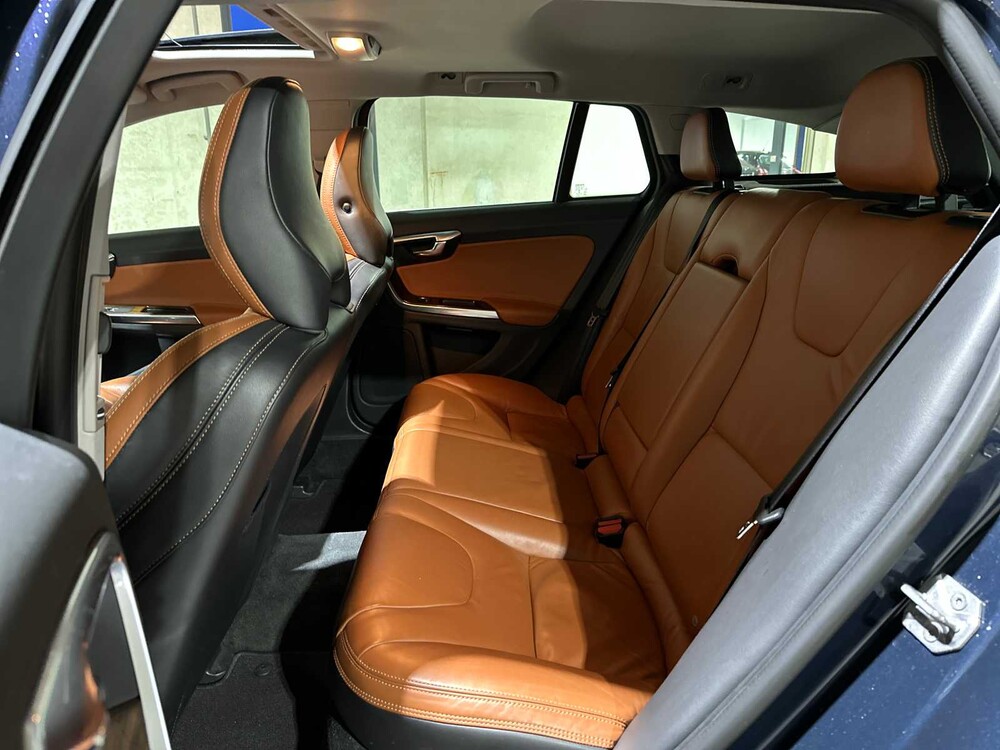 Volvo V60 2.4 D6 AWD Plug-In Hybrid Summum 286PS 2014, 4-TJX-19