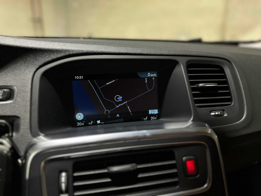 Volvo V60 2.4 D6 AWD Plug-In Hybrid Summum 286PS 2014, 4-TJX-19