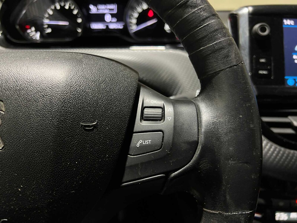 Peugeot 2008 1.2 PureTech Allure 110hp 2018, SG-848-G