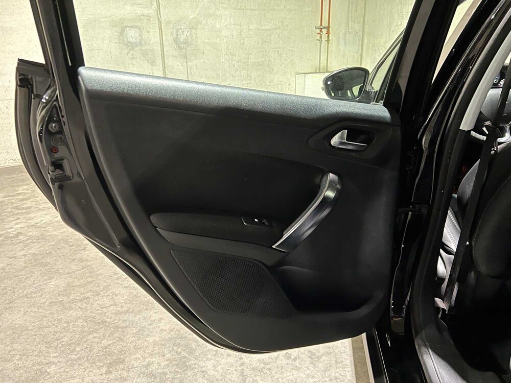 Peugeot 2008 1.2 PureTech Allure 110hp 2018, SG-848-G