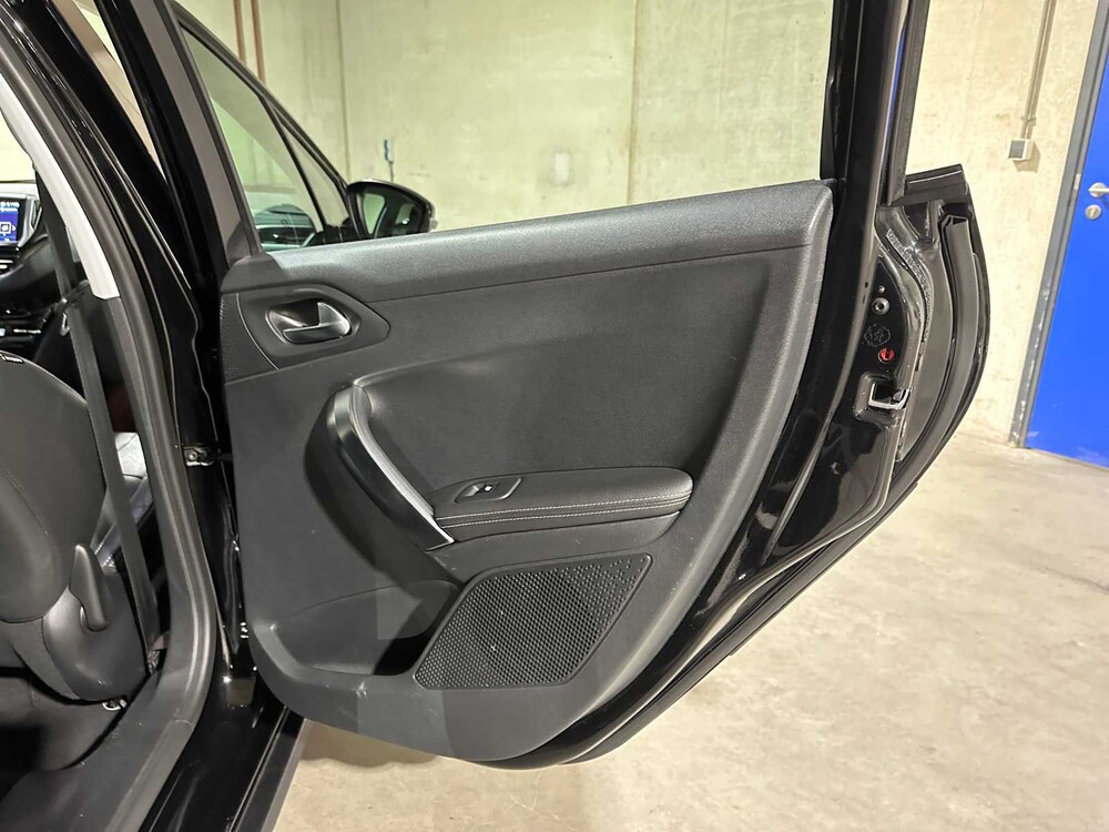 Peugeot 2008 1.2 PureTech GT-line 131hp 2017, XJ-930-V