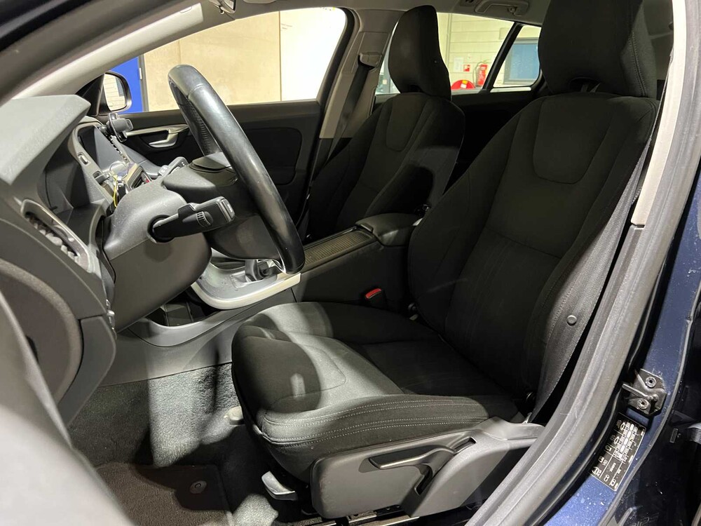 Volvo V60 1.6 T3 Kinetic 150PS 2011, 98-RFF-4