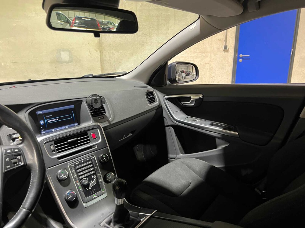 Volvo V60 1.6 T3 Kinetic 150PS 2011, 98-RFF-4