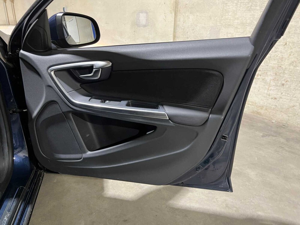 Volvo V60 1.6 T3 Kinetic 150PS 2011, 98-RFF-4