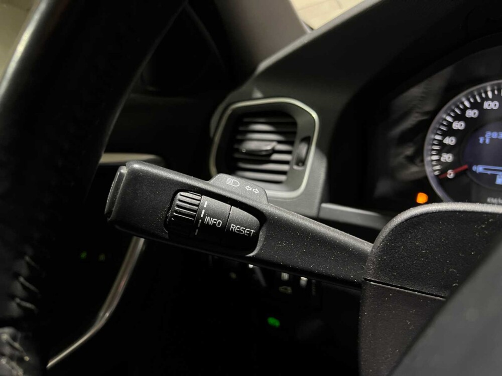 Volvo V60 1.6 T3 Kinetic 150PS 2011, 98-RFF-4