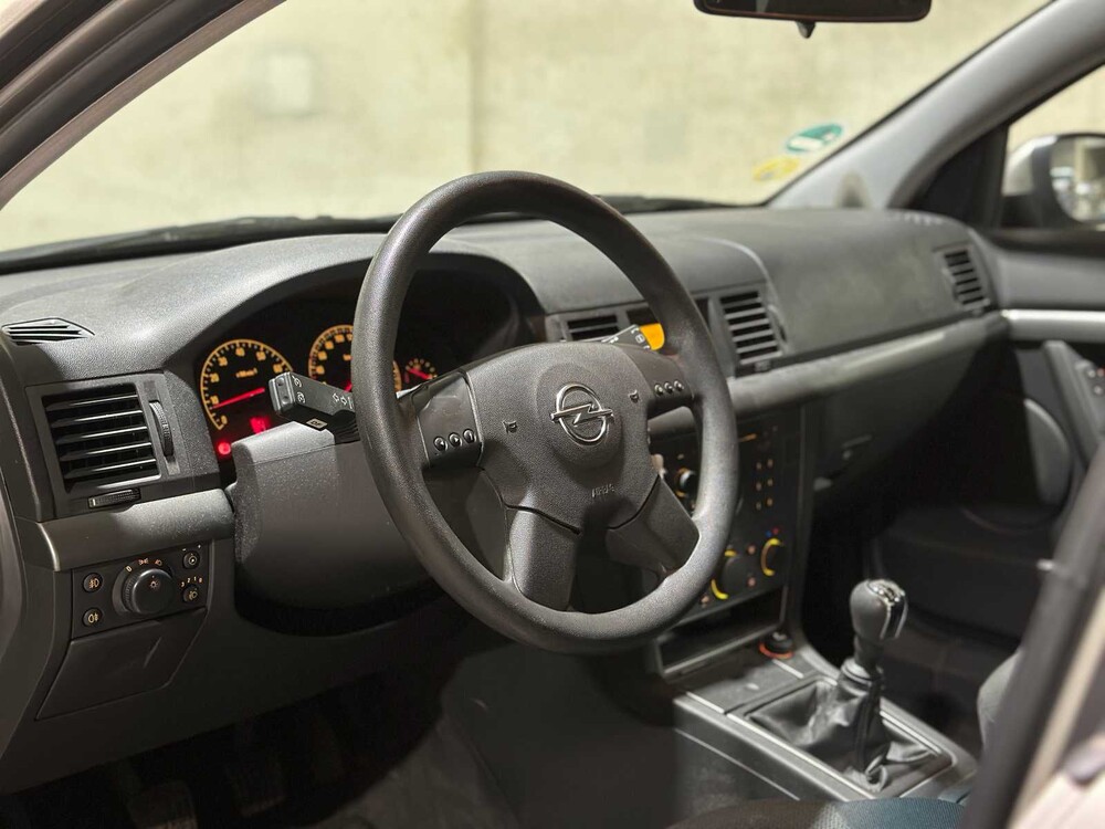 Opel Vectra 2.2-16V Comfort 147pk 2002, 93-JZ-BS