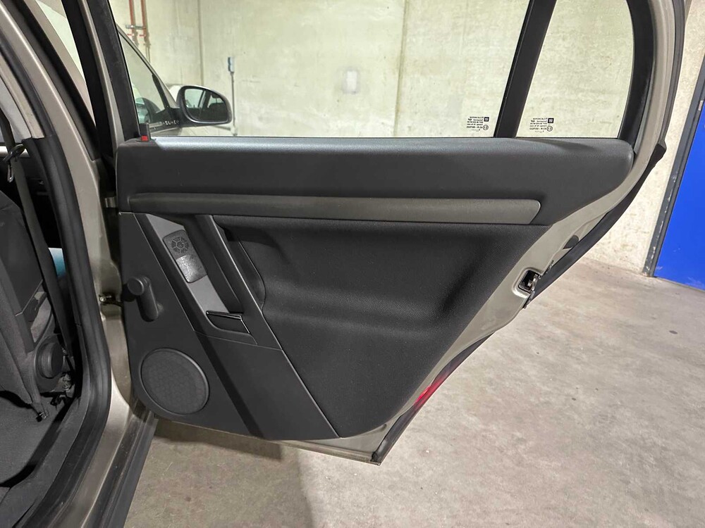 Opel Vectra 2.2-16V Comfort 147pk 2002, 93-JZ-BS