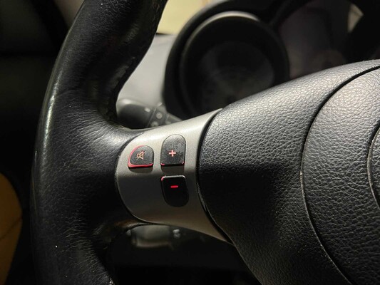 Alfa Romeo GT 2.0 JTS Distinctive 166pk 2004, 75-PF-HP