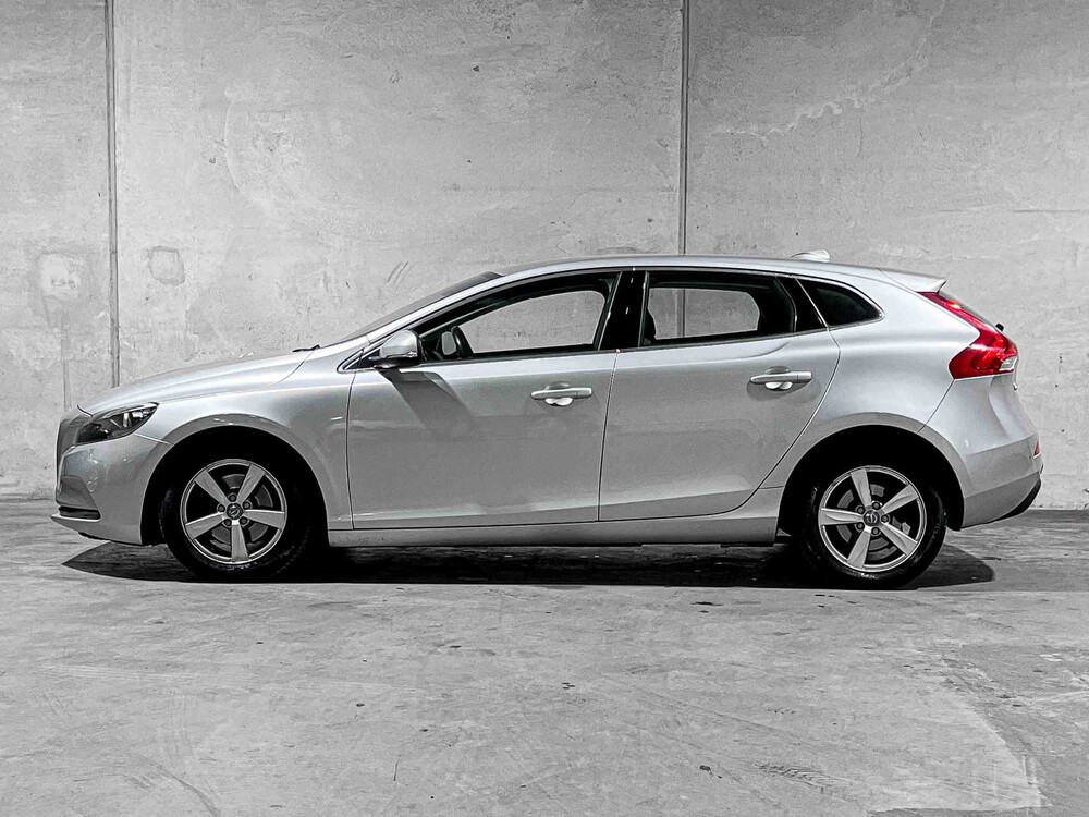 Volvo V40 2.0 D2 Momentum 120PS 2015, GH-539-N