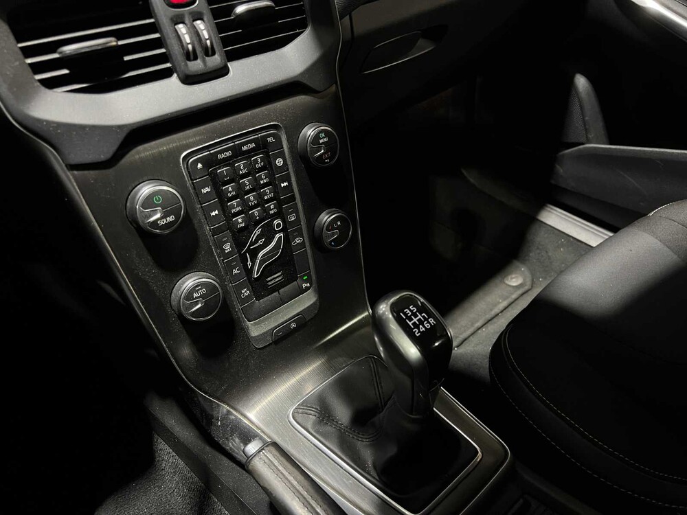 Volvo V40 2.0 D2 Momentum 120PS 2015, GH-539-N