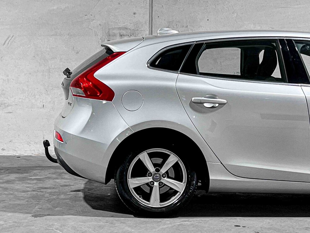 Volvo V40 2.0 D2 Momentum 120PS 2015, GH-539-N