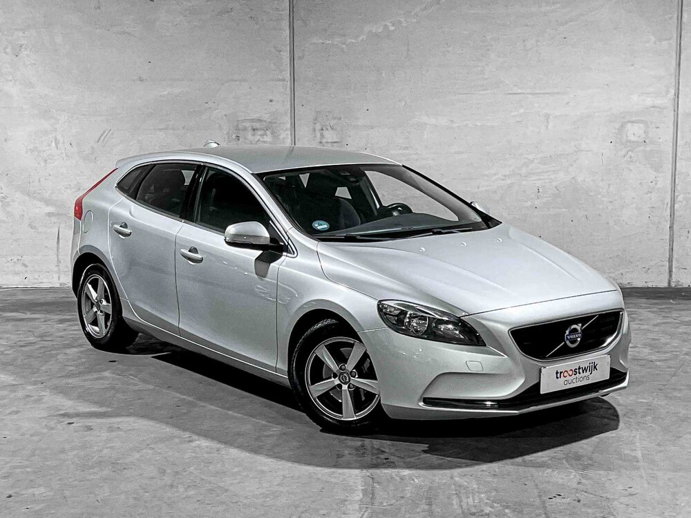 Volvo V40 2.0 D2 Momentum 120PS 2015, GH-539-N
