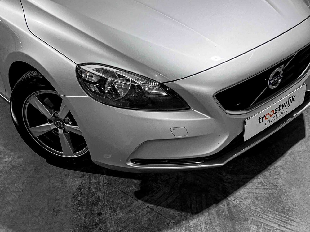 Volvo V40 2.0 D2 Momentum 120PS 2015, GH-539-N