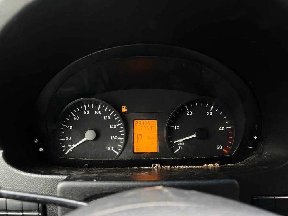 Mercedes-Benz Sprinter 510 2.2 CDI 366 Commercial Vehicle 95hp 2011, 8-VNG-54