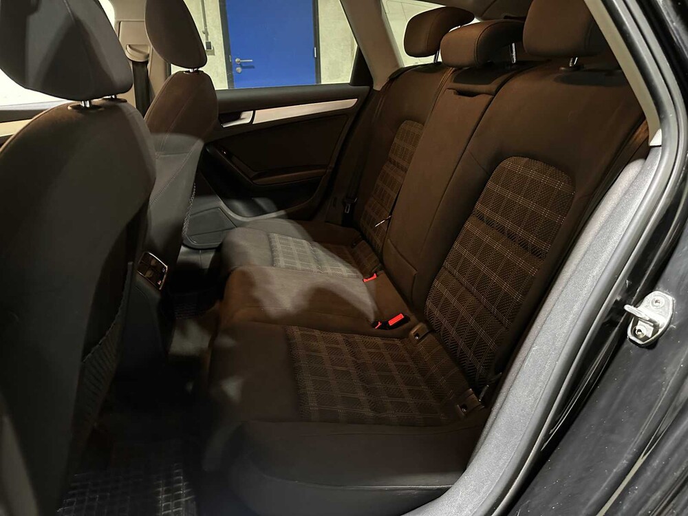 Audi A4 Avant 1.8 TFSI S Edition 170PS 2015, P-183-TZ