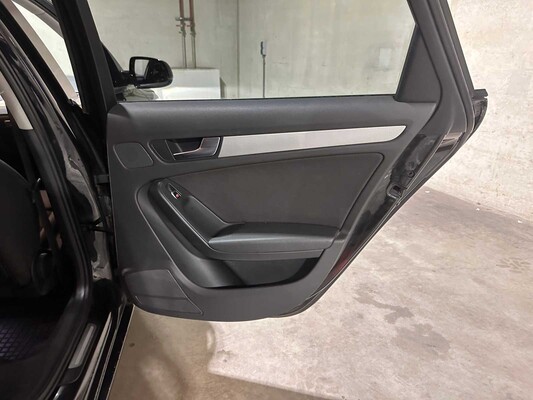 Audi A4 Avant 1.8 TFSI S Edition 170pk 2015, P-183-TZ