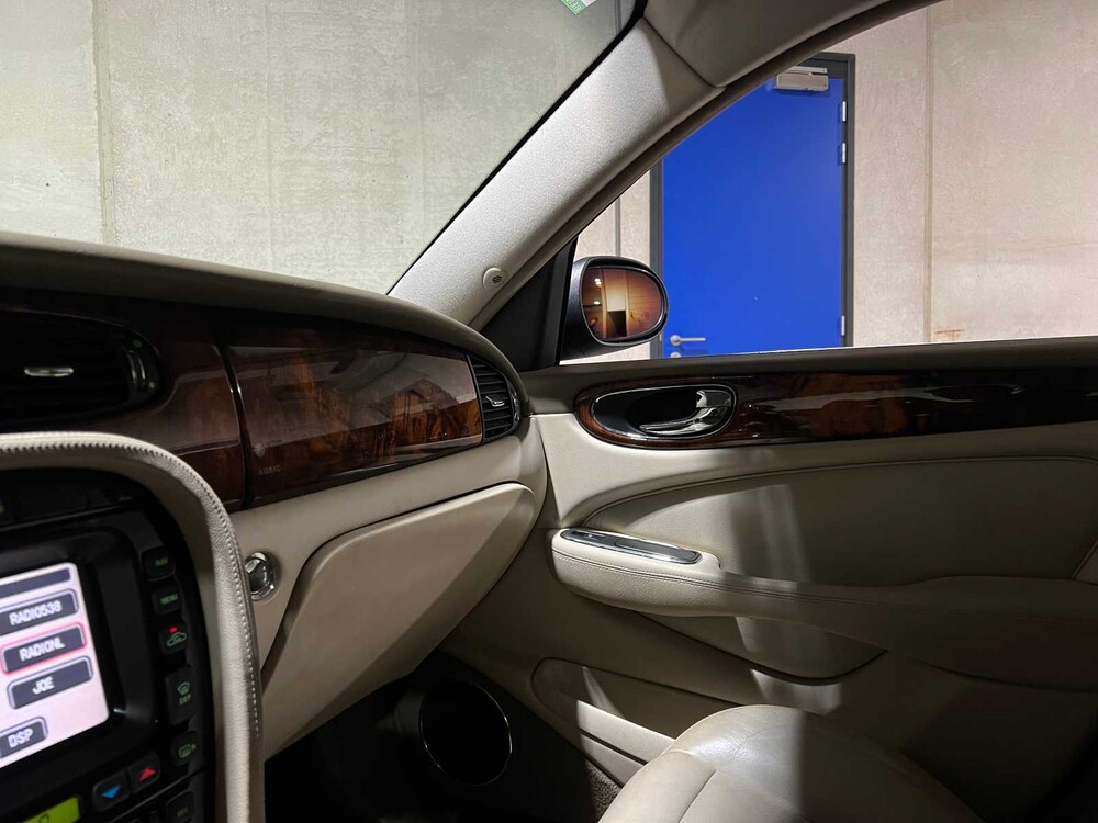 Jaguar XJ 3.5 V8 258PS 2003, niederländische Zulassung 