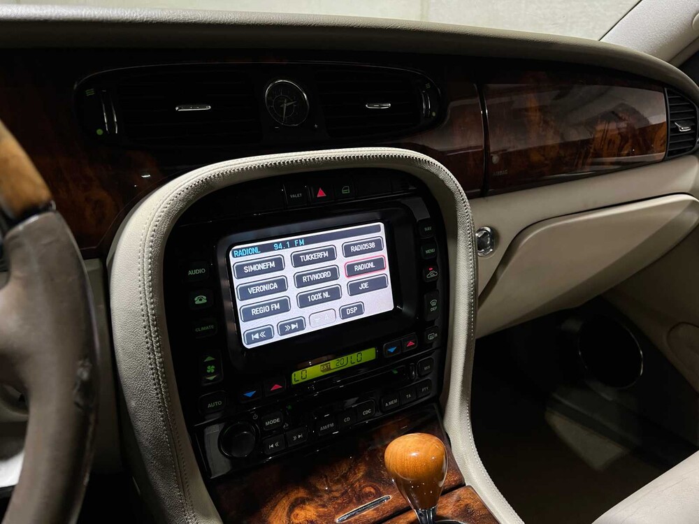 Jaguar XJ 3.5 V8 258PS 2003, niederländische Zulassung 