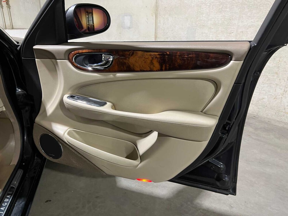 Jaguar XJ 3.5 V8 258PS 2003, niederländische Zulassung 