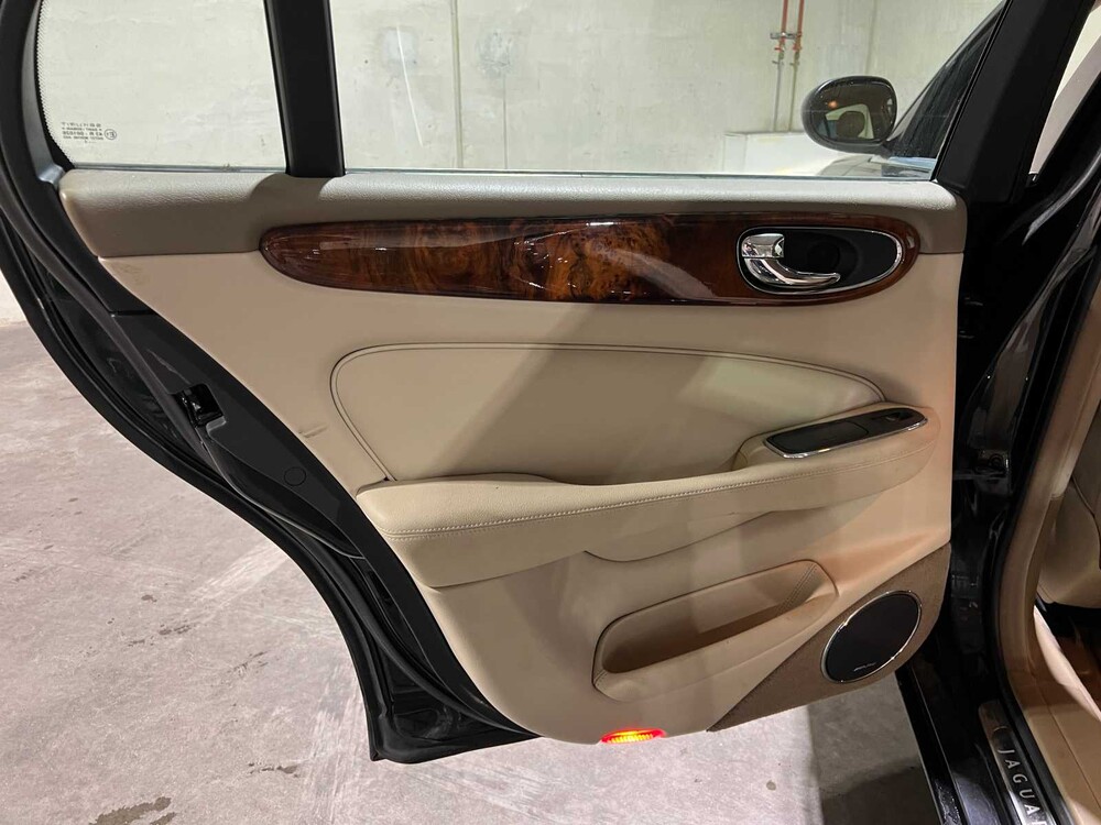 Jaguar XJ 3.5 V8 258PS 2003, niederländische Zulassung 