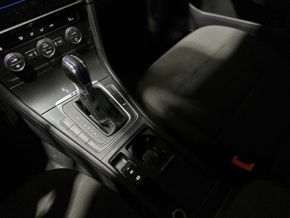 Volkswagen e-Golf 136PS 2018, RR-707-F