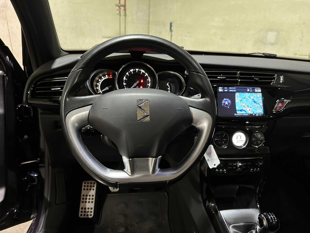 Citroen DS3 Cabrio 1.2 VTi So Chic 82hp 2014, 3-TTZ-70