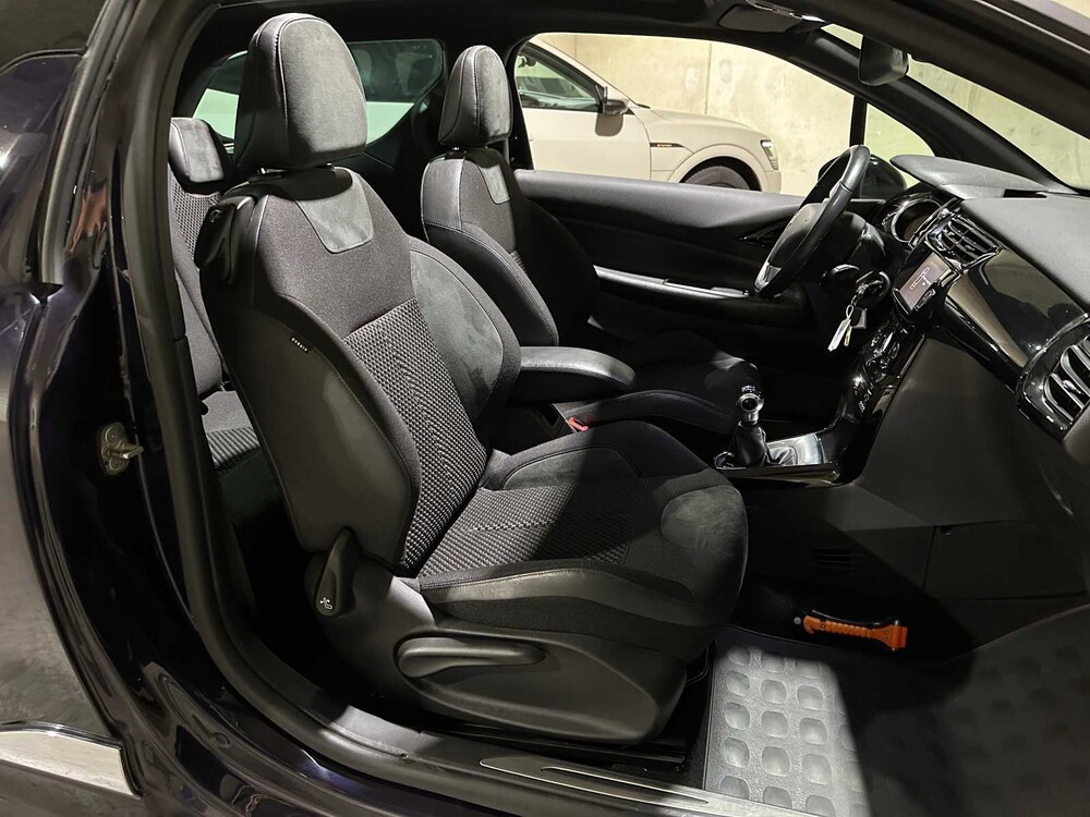 Citroen DS3 Cabrio 1.2 VTi So Chic 82hp 2014, 3-TTZ-70