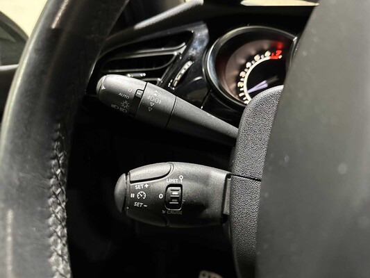 Citroen DS3 Cabrio 1.2 VTi So Chic 82pk 2014, 3-TTZ-70