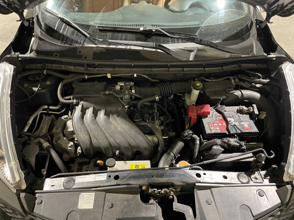 Nissan Juke 1.6 Acenta 117pk 2011, 52-SGR-3