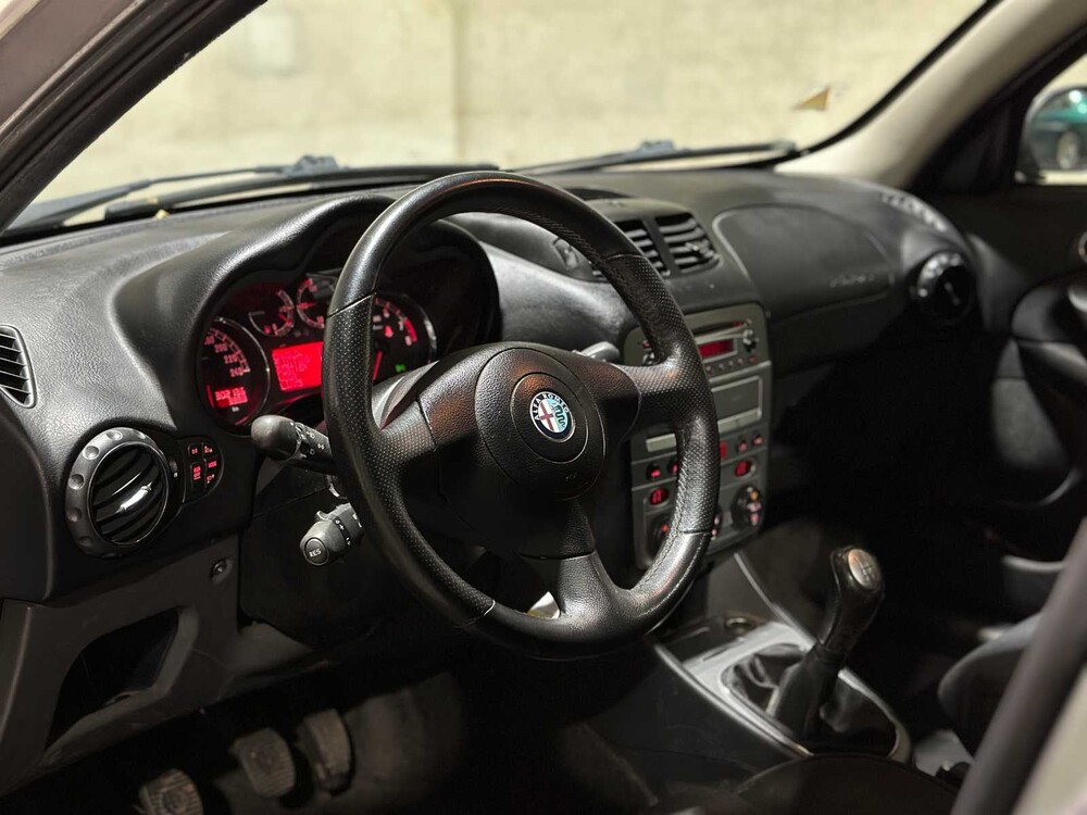 Alfa Romeo 147 1.6 T.Spark Business 105pk 2007, 73-XD-ZV