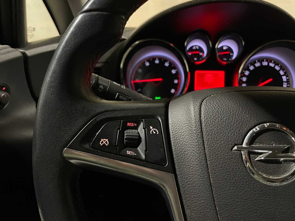 Opel Astra Sports Tourer 1.4 Turbo Cosmo 120pk 2011, 76-RPZ-3