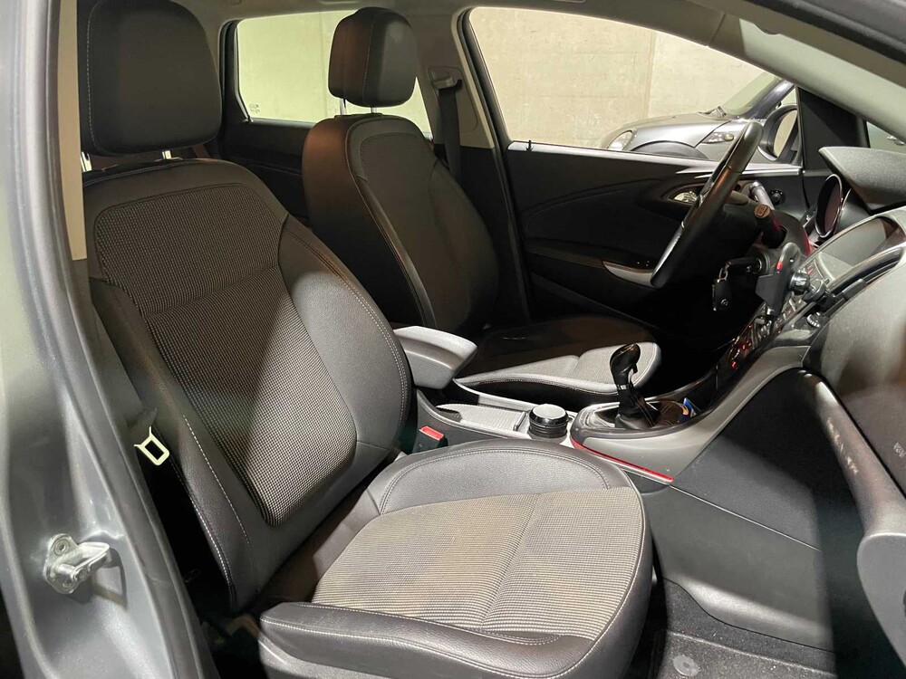 Opel Astra Sports Tourer 1.4 Turbo Cosmo 120pk 2011, 76-RPZ-3