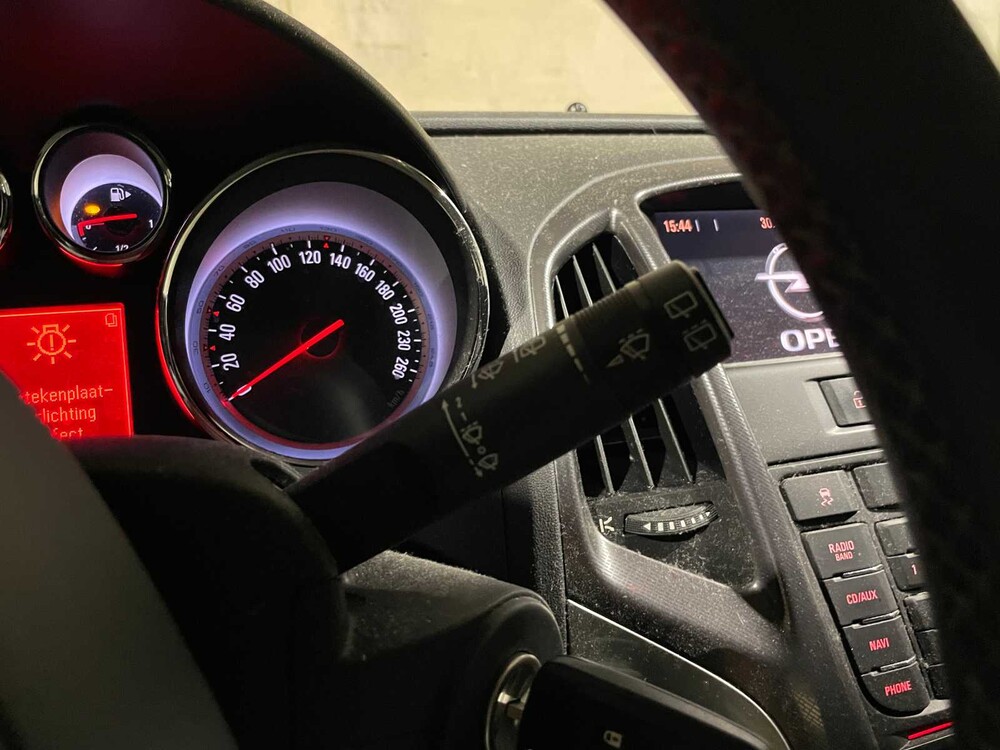 Opel Astra Sports Tourer 1.4 Turbo Cosmo 120pk 2011, 76-RPZ-3